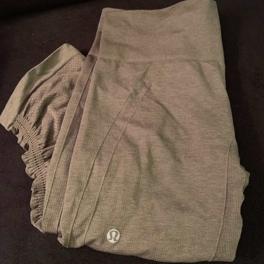Lululemon cropped leggings